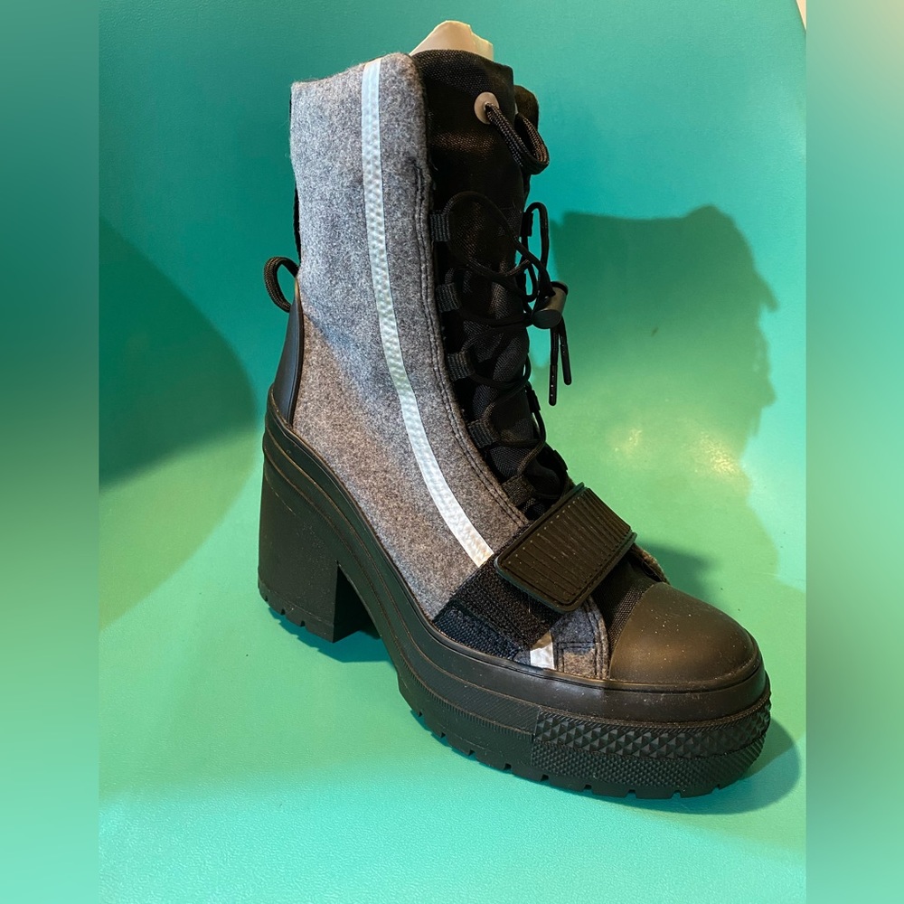 Women's Converse Chuck Taylor All Star GR82 Lace-Up Boot Size 6